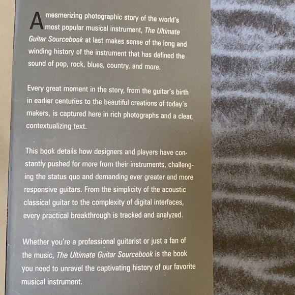 NWOT The Ultimate Guitar Sourcebook by Tony Bacon Hardcover - Picture 4 of 16